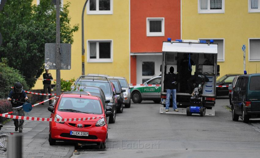 Kofferbombe entschaerft Koeln Graeffstr Subbelratherstr P033.JPG